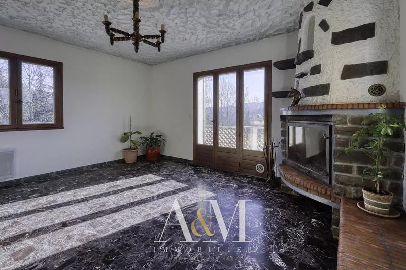 Propriété - 303 m² - 12 pièces