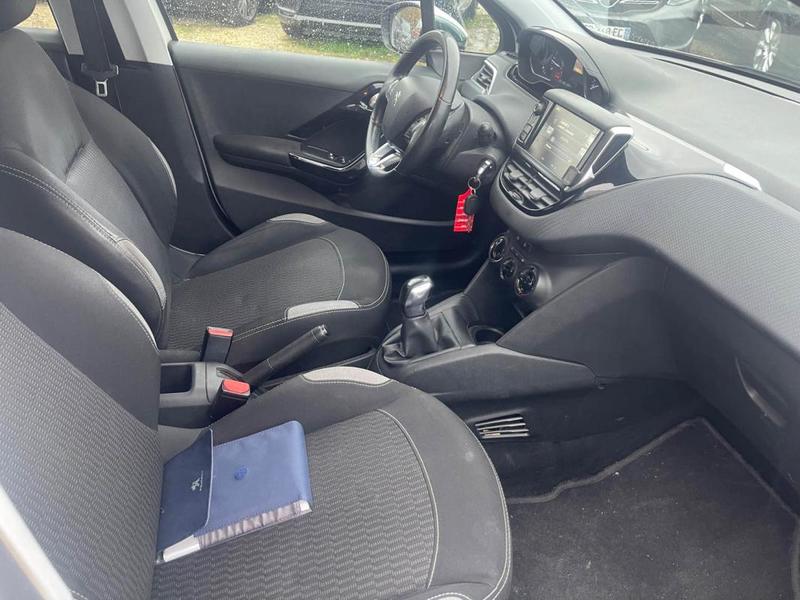 Peugeot 208 1.6 BlueHDi 75ch Bvm5 5 Places Style