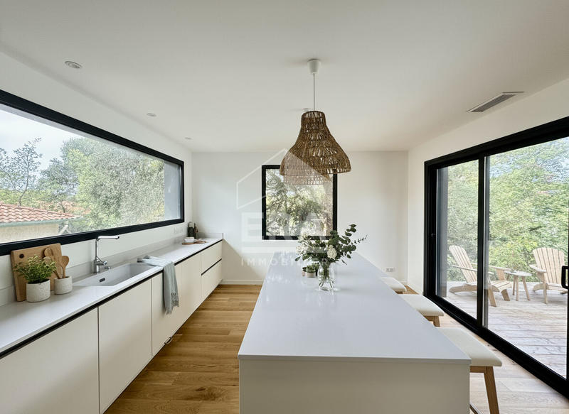 Maison - 141 m² - 7 pièces