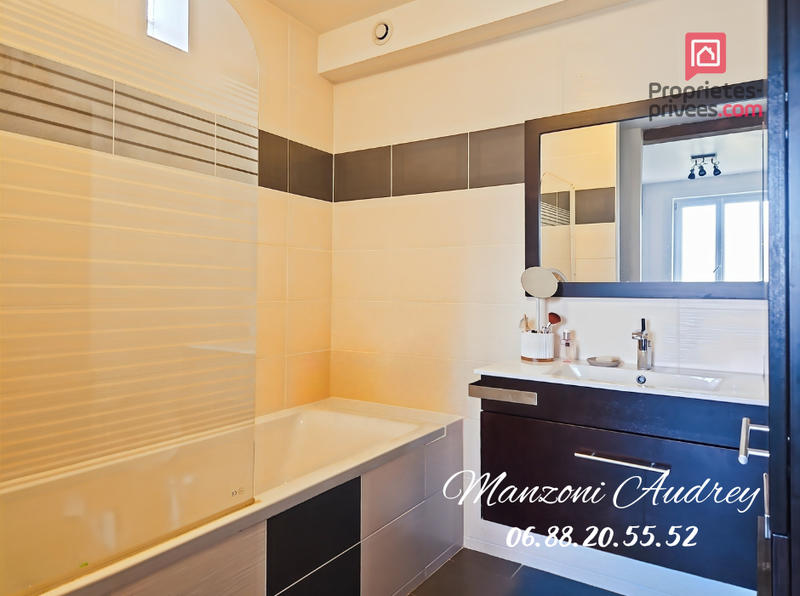 Maison - 183 m² - 6 pièces