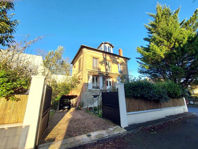 Maison - 200 m² - 5 pièces