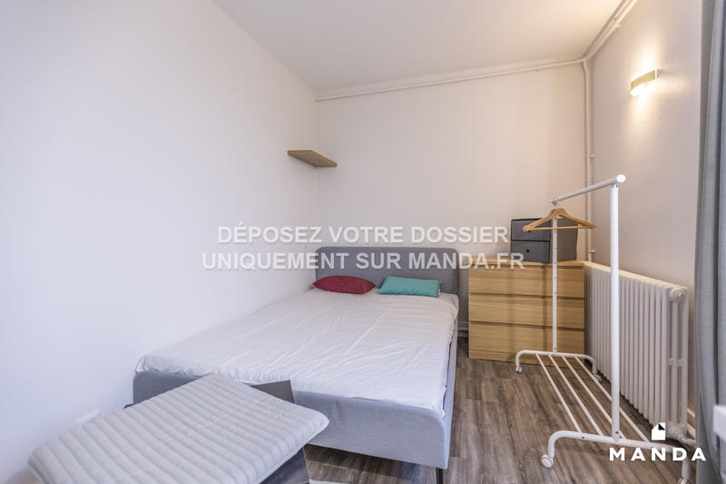 Chambre - 10 m² - 5 pièces
