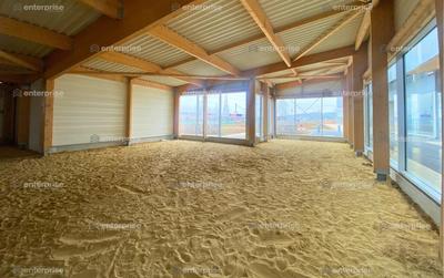 Local commercial - 830 m²