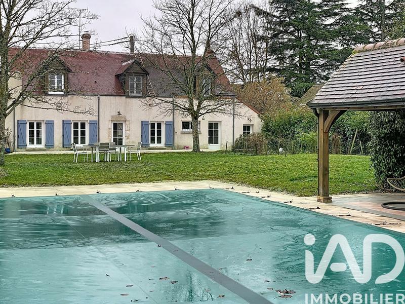 Maison - 184 m² - 9 pièces