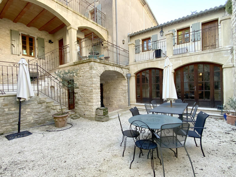 Maison - 250 m² - 7 pièces