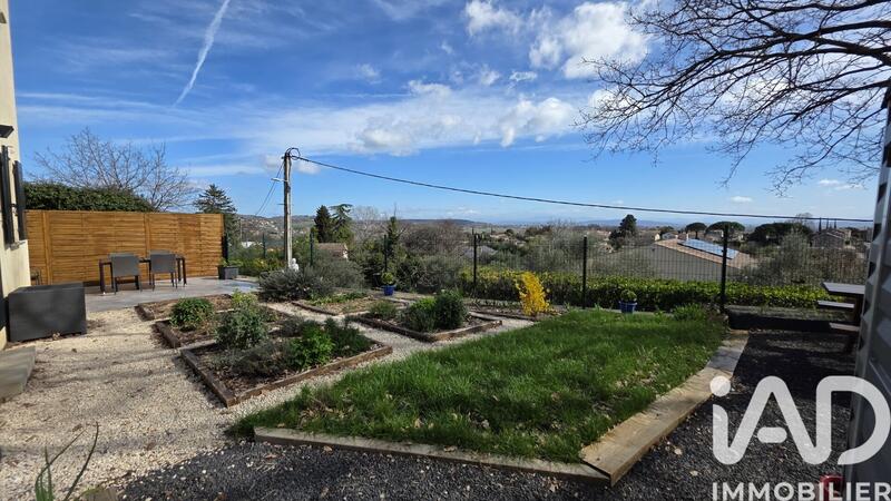 Maison - 91 m² - 5 pièces