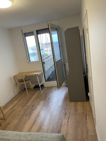 Chambre - 12 m² - 5 pièces