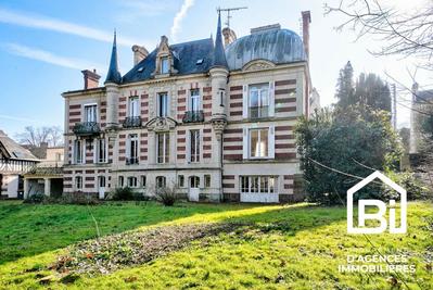 Maison - 427 m² - 14 pièces