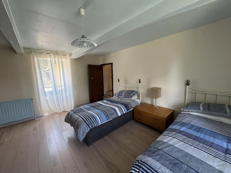 Maison - 177 m² - 7 pièces