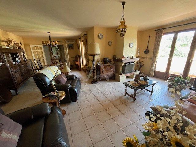 Maison - 143 m² - 7 pièces