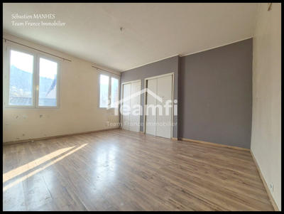 Maison - 123 m² - 8 pièces