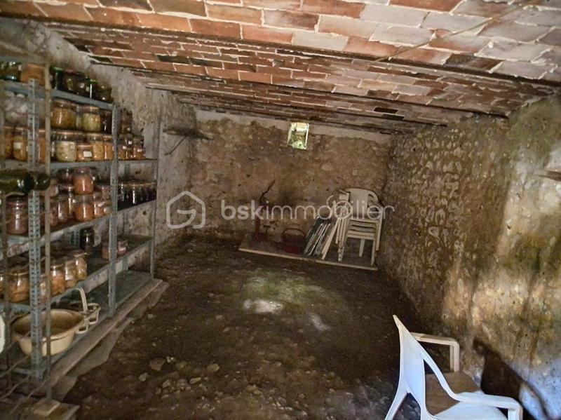 Maison ancienne - 140 m² - 3 pièces