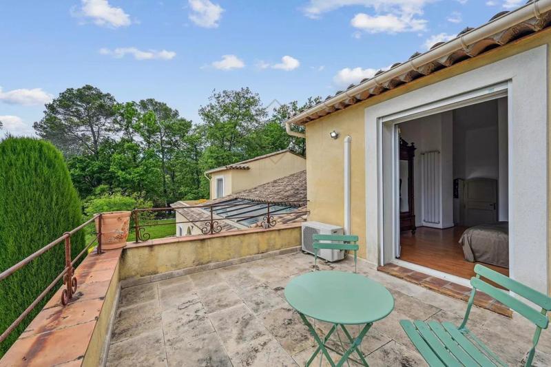 Villa - 250 m² - 7 pièces