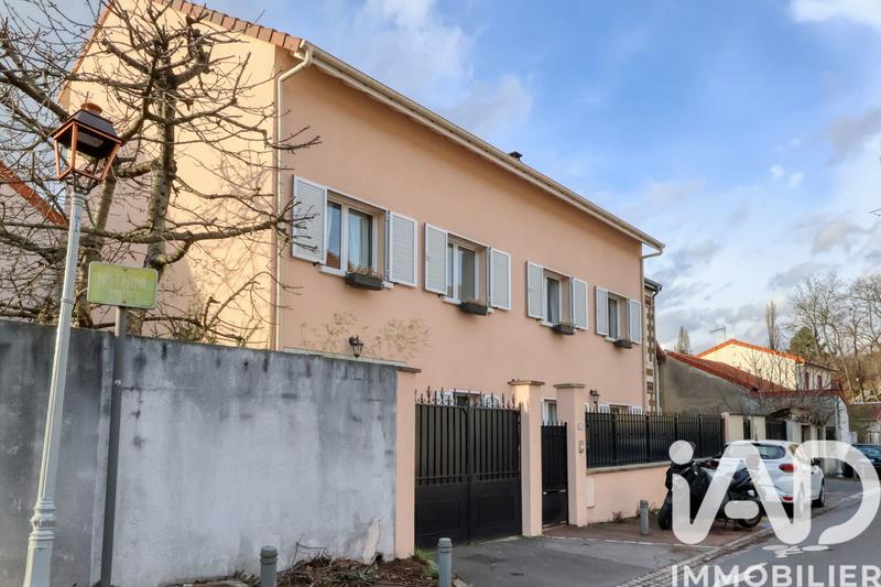 Maison - 228 m² - 8 pièces