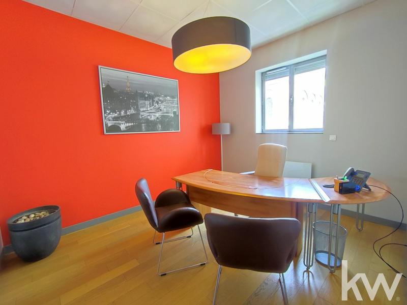 Bureau - 155 m² - 7 pièces