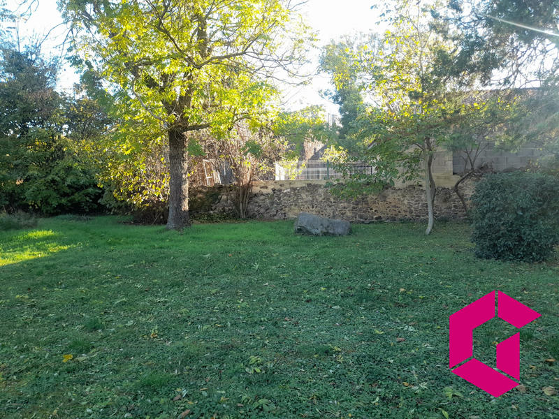 Maison - 243 m² - 11 pièces