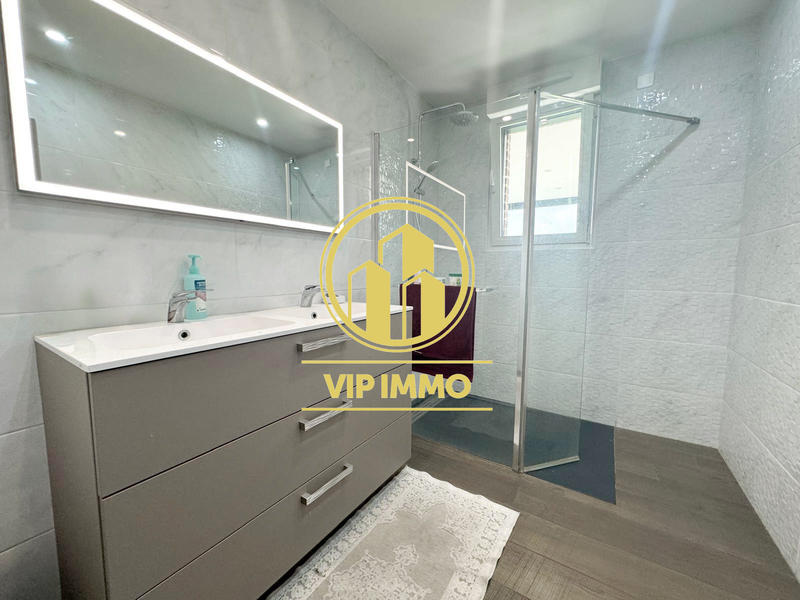 Maison - 180 m² - 5 pièces