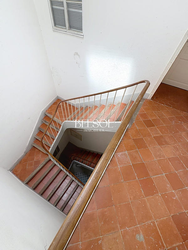 Maison - 300 m² - 8 pièces