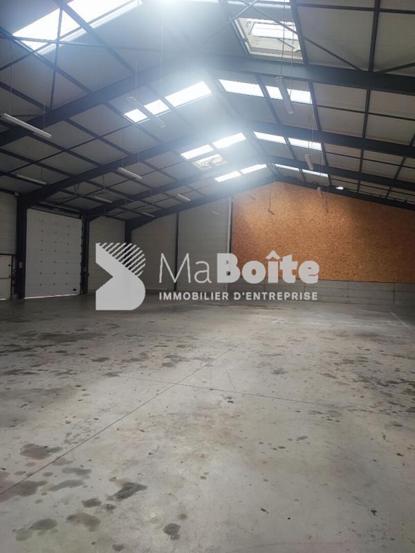 Entrepôt - 850 m²