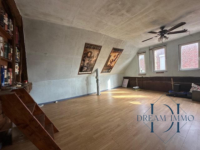 Maison - 216 m² - 7 pièces