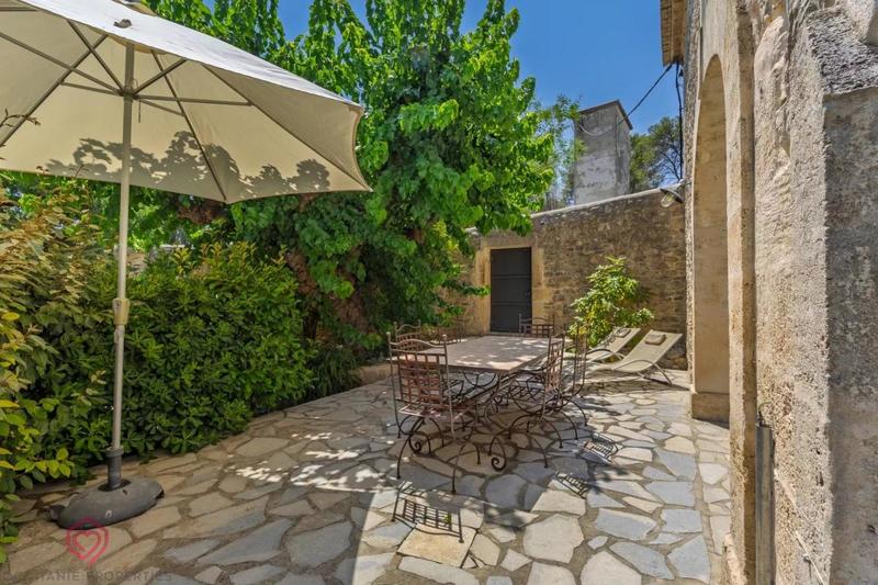 Propriété - 229 m² - 13 pièces