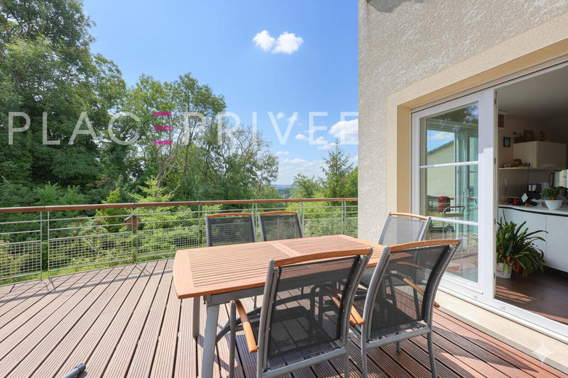 Maison - 200 m² - 8 pièces