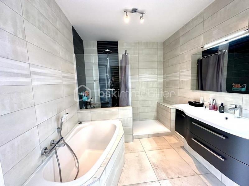 Duplex - 201 m² - 6 pièces