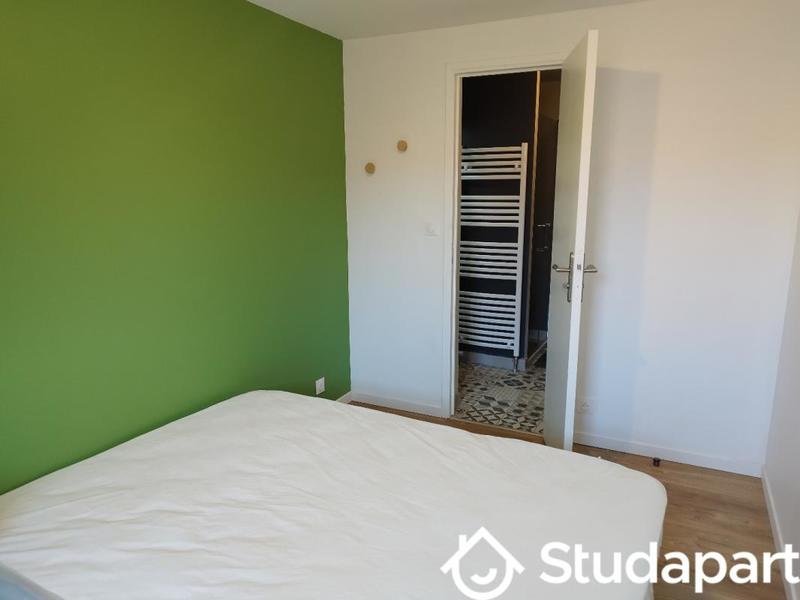 Chambre - 11 m² - 1 pièce