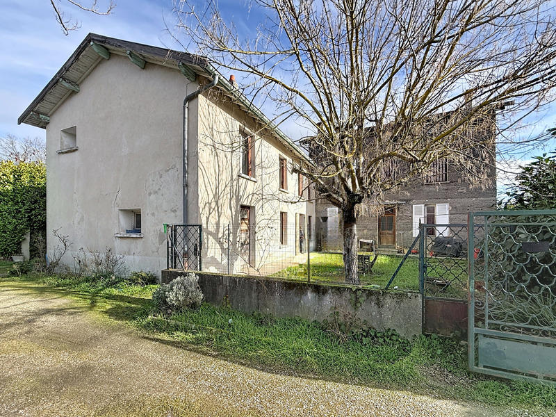 Maison - 238 m² - 10 pièces