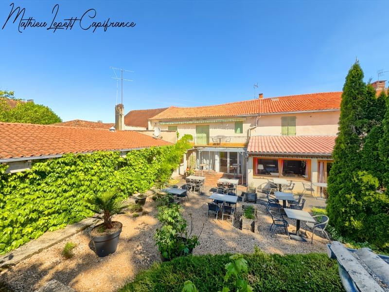 Maison en pierre - 550 m² - 14 pièces