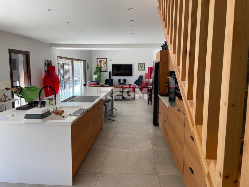 Mas - 260 m² - 6 pièces