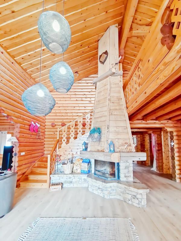 Châlet - 287 m² - 8 pièces