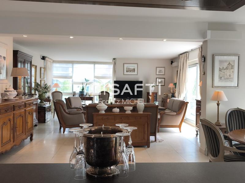 Appartement - 150 m² - 6 pièces