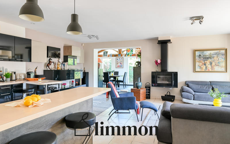 Villa - 211 m² - 6 pièces