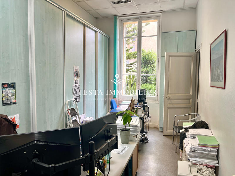 Appartement - 201 m² - 8 pièces