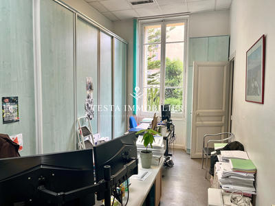 Appartement - 201 m² - 8 pièces