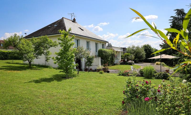 Maison - 185 m² - 9 pièces
