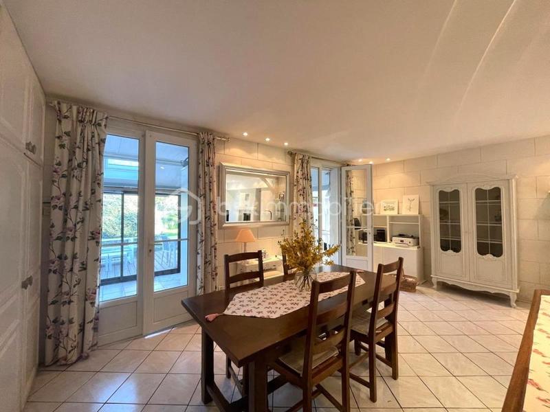 Maison traditionnelle - 164 m² - 7 pièces