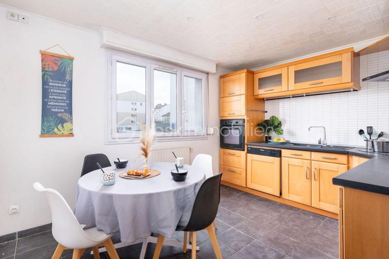Appartement - 84 m² - 3 pièces
