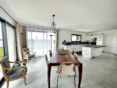 Maison - 160 m² - 6 pièces