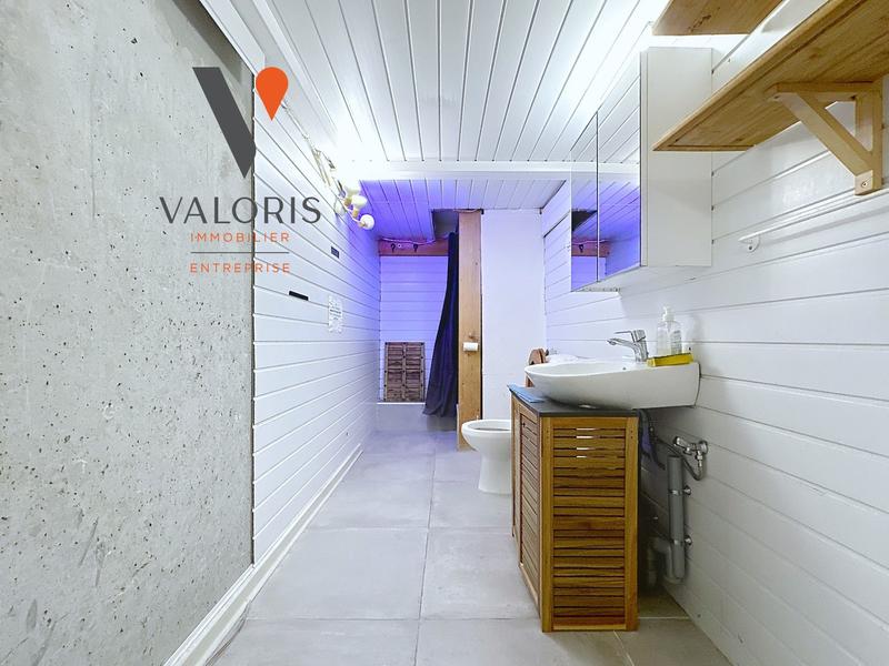 Local commercial - 150 m² - 5 pièces