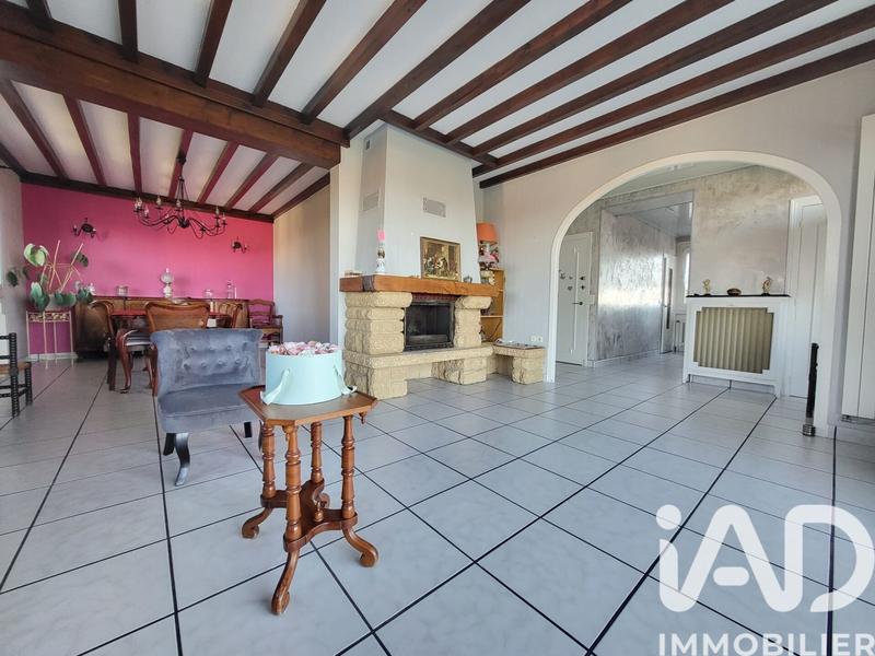 Maison - 237 m² - 7 pièces