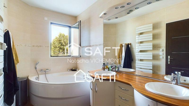 Maison - 423 m² - 17 pièces