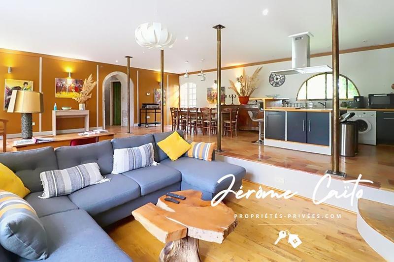 Demeure - 858 m² - 20 pièces