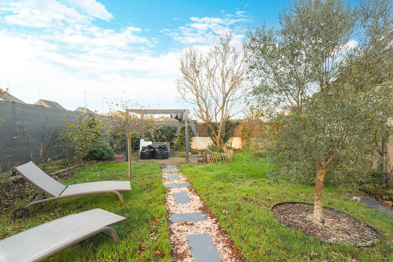 Maison - 210 m² - 6 pièces