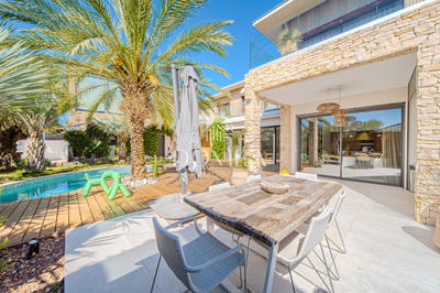 Villa - 288 m² - 6 pièces