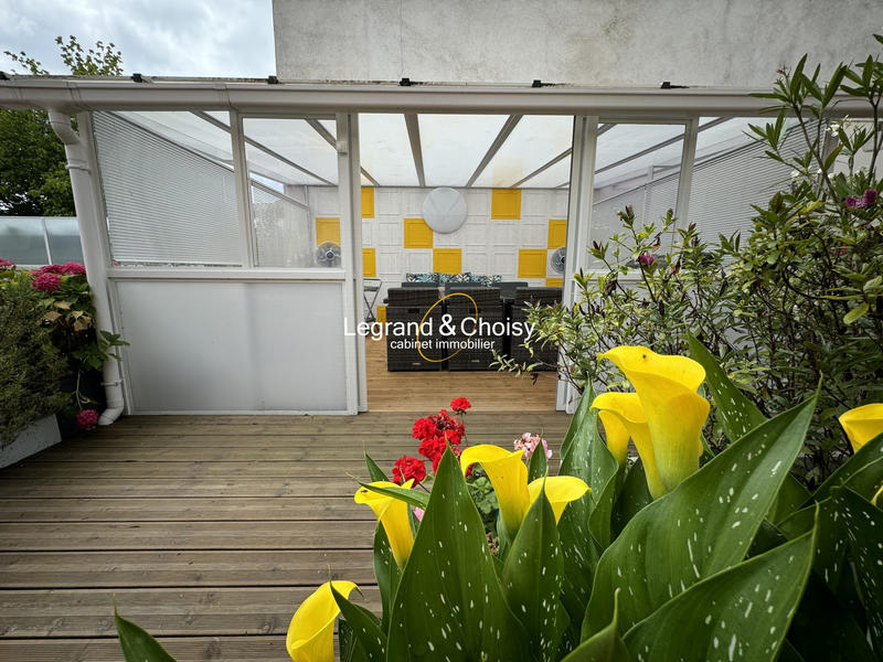 Maison - 340 m² - 8 pièces