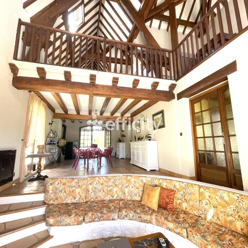 Maison - 190 m² - 7 pièces