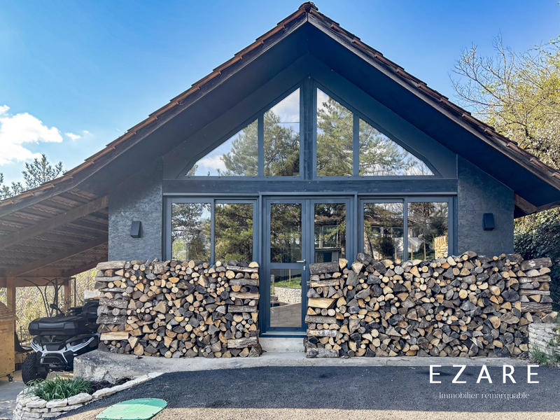 Maison - 384 m² - 10 pièces