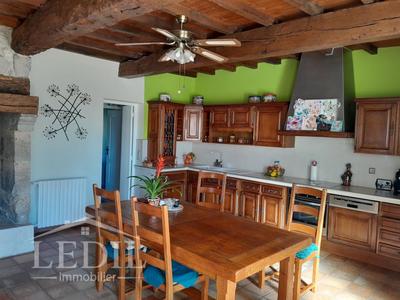 Propriété - 159 m² - 4 pièces